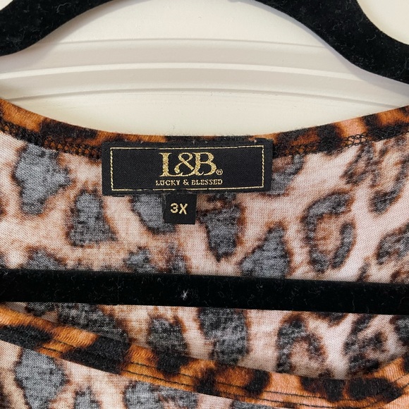 Cheetah Print Top W/ Cutouts - Picture 2 of 4